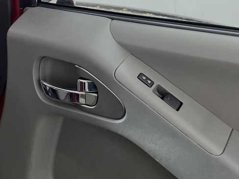 Used 2019 Nissan Frontier SV image 32