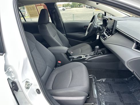 Used 2022 Toyota Corolla LE FWD image 33