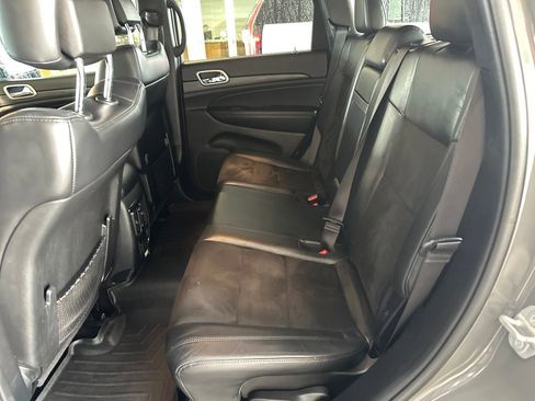 Used 2020 Jeep Grand Cherokee Altitude AWD/4WD image 33
