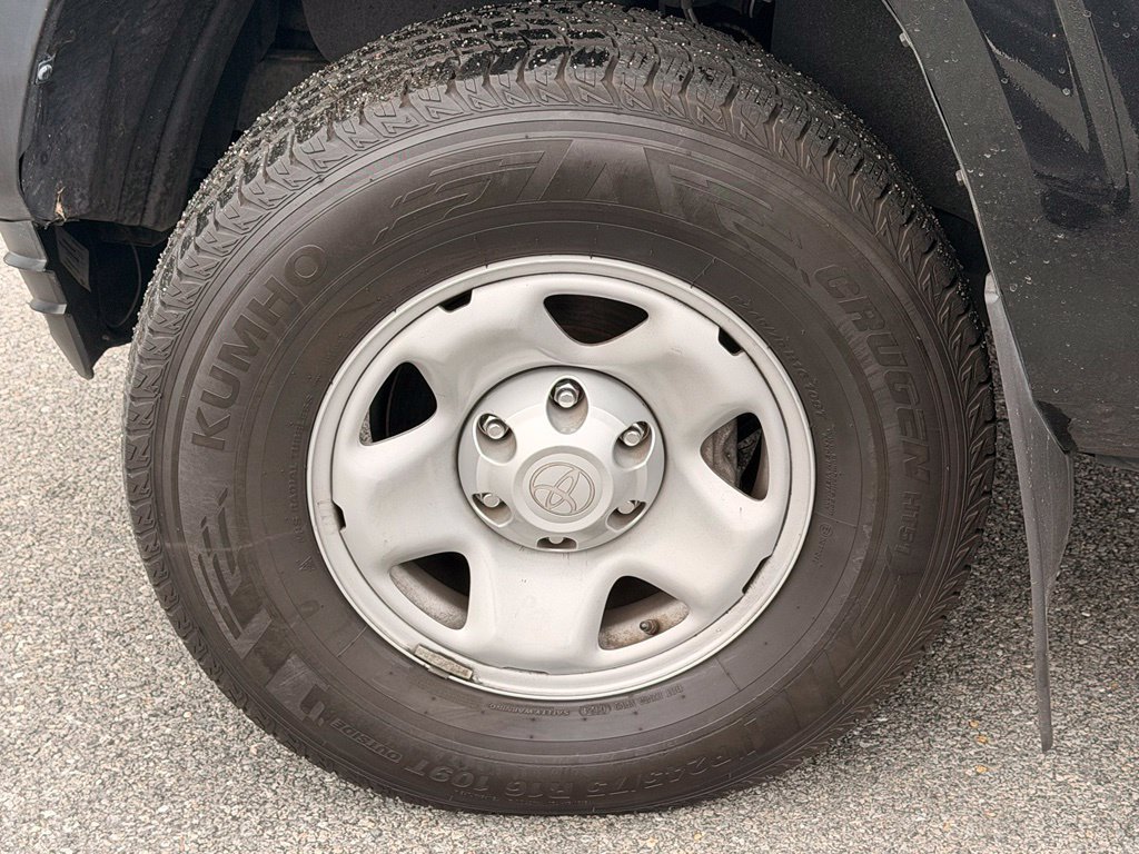 Used 2018 Toyota Tacoma SR RWD image 17