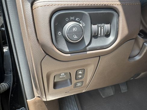 Used 2025 RAM 1500 Limited AWD/4WD image 37