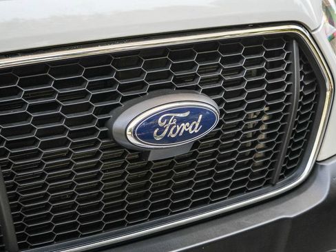 Used 2025 Ford Transit 250 Low Roof w/ Exterior Upgrade Package RWD image 9