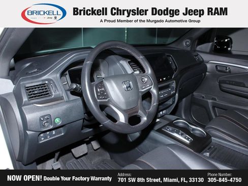 Used 2024 Nissan Pathfinder SV FWD image 11