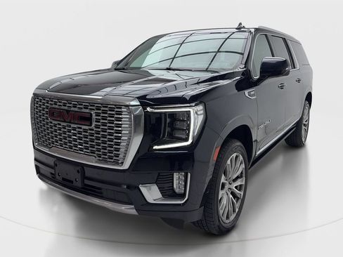 Used 2021 GMC Yukon XL Denali w/ Denali Premium Package AWD/4WD image 4