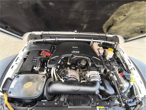 Used 2020 Jeep Gladiator Rubicon w/ LED Lighting Group AWD/4WD image 23