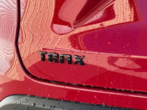 New 2026 Chevrolet Trax RS w/ Sunroof Package FWD image 27
