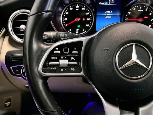 Used 2022 Mercedes-Benz GLC 300 4MATIC image 24