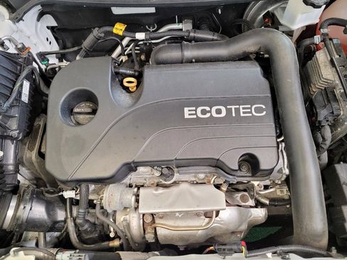 Used 2019 Chevrolet Equinox LS image 30