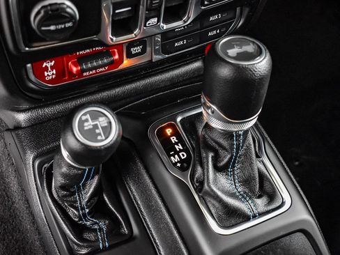 Used 2021 Jeep Wrangler Unlimited Rubicon 4xe w/ Steel Bumper Group image 18