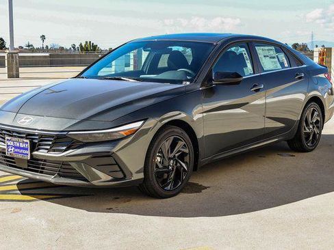 New 2026 Hyundai Elantra SEL Sport Premium FWD image 3