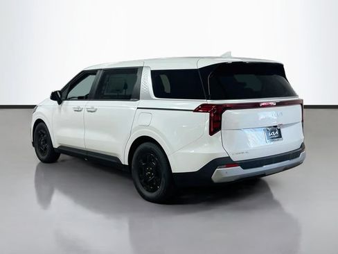 New 2027 Kia Carnival LX FWD image 5