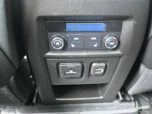 Used 2023 Chevrolet Traverse High Country AWD/4WD image 33