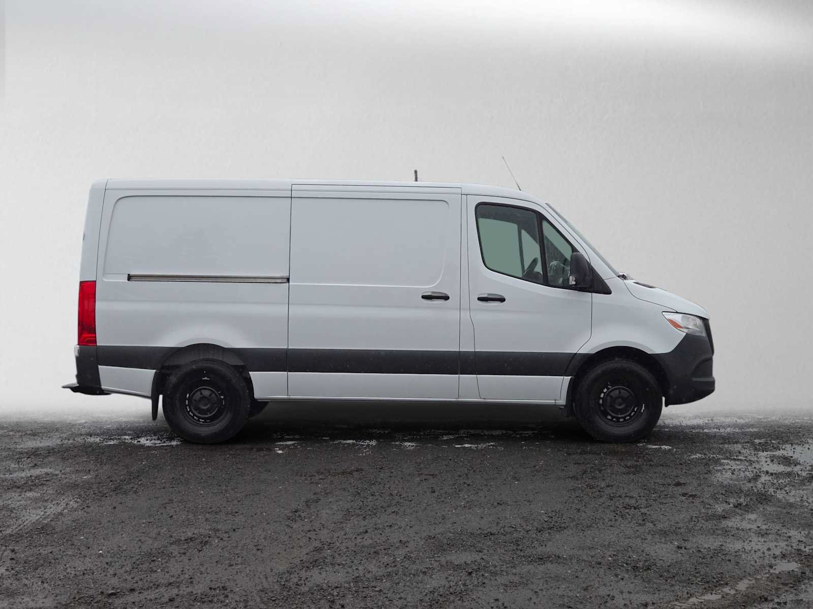 Used 2026 Mercedes-Benz Sprinter 2500 image 2