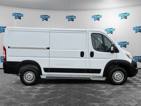 Used 2025 RAM ProMaster 2500 w/ U-Haul Equipment Group FWD image 6