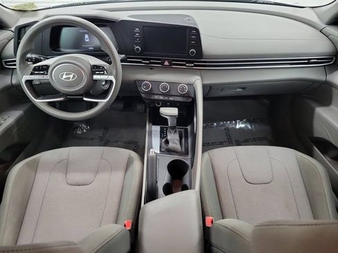 Used 2025 Hyundai Elantra SE FWD image 14