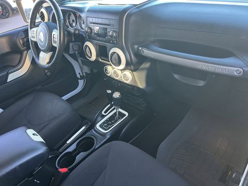 Used 2018 Jeep Wrangler Unlimited Sport image 10