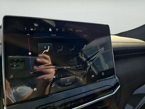 New 2026 Jeep Compass Latitude AWD/4WD image 21