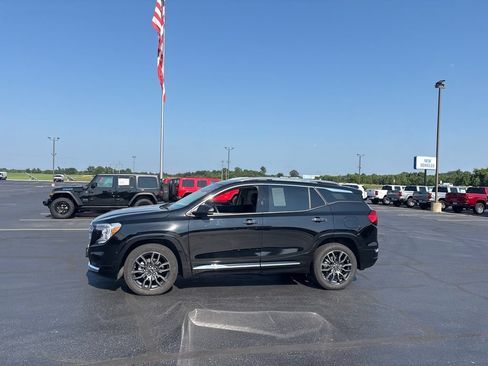 Used 2022 GMC Terrain Denali w/ Black Diamond Edition AWD/4WD image 2