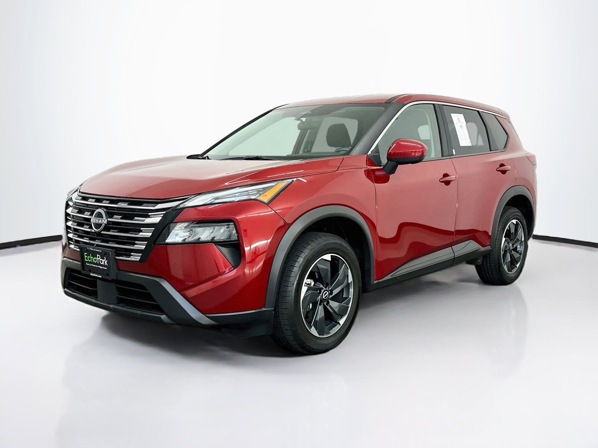 Used 2025 Nissan Rogue SV AWD/4WD image 3