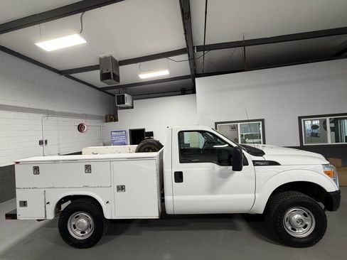 Used 2012 Ford F250 XL w/ Skid Plate Pkg image 3