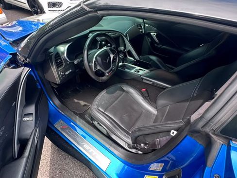 Used 2015 Chevrolet Corvette Z06 w/ 3LZ Preferred Equipment Group RWD image 3