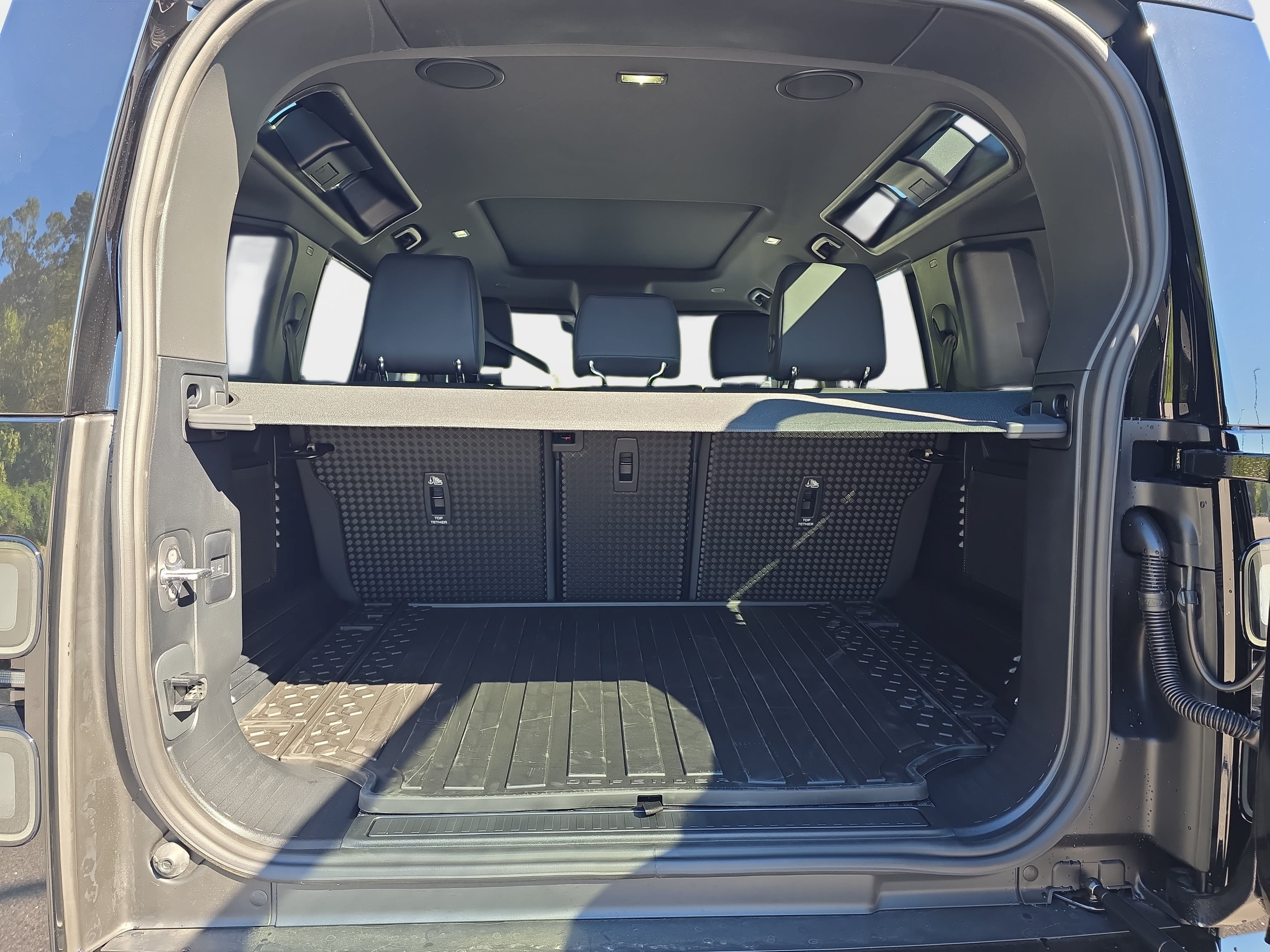 New 2026 Land Rover Defender 110 X-Dynamic SE AWD/4WD image 12