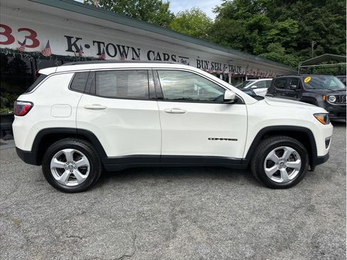 Used 2018 Jeep Compass Latitude w/ Cold Weather Group image 5
