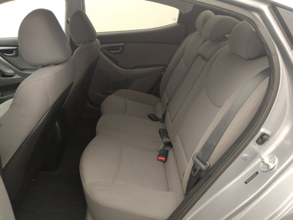 Used 2015 Hyundai Elantra SE FWD image 18