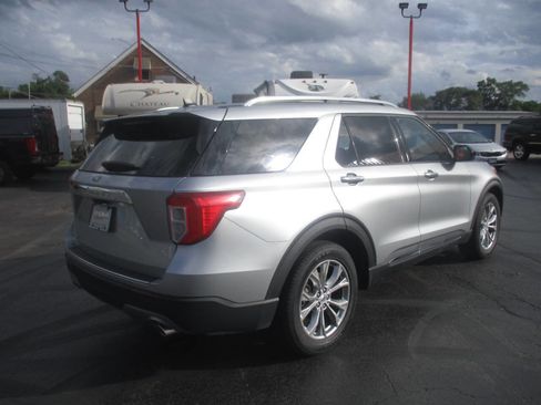 Used 2024 Ford Explorer Limited image 5