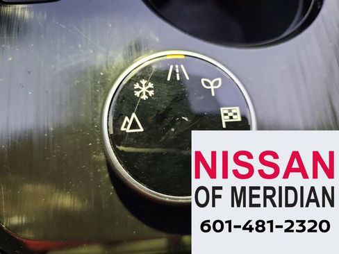 Used 2024 Nissan Rogue SV image 21