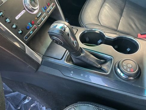 Used 2018 Ford Explorer Limited AWD/4WD image 25