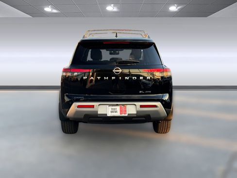 New 2025 Nissan Pathfinder SL image 9