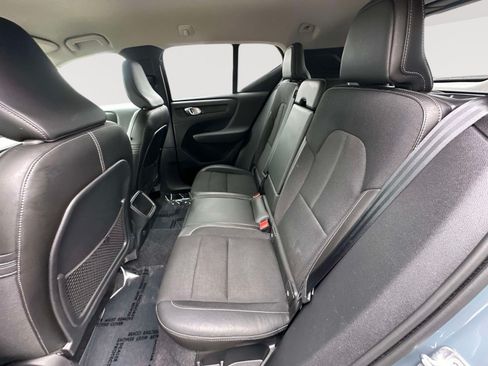 Used 2020 Volvo XC40 T4 Momentum FWD image 31