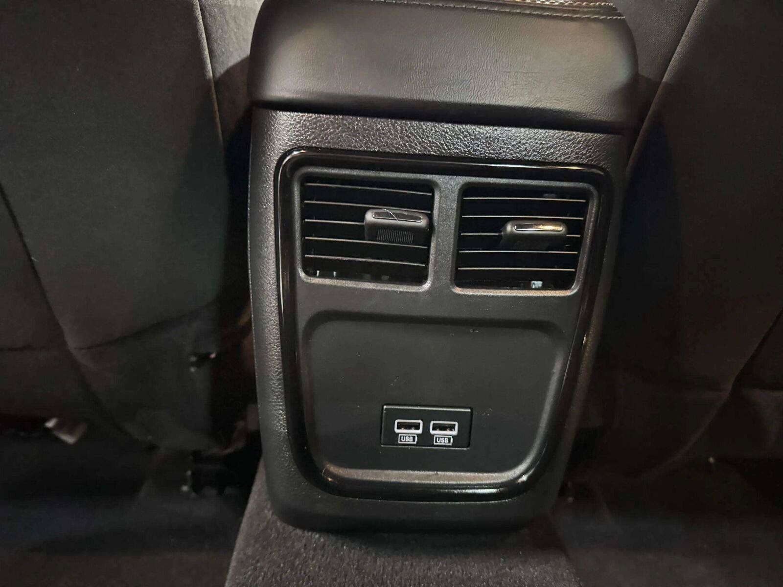 Used 2023 Dodge Charger SXT w/ Blacktop Package AWD/4WD image 39