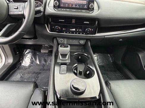 Used 2023 Nissan Rogue SL image 15