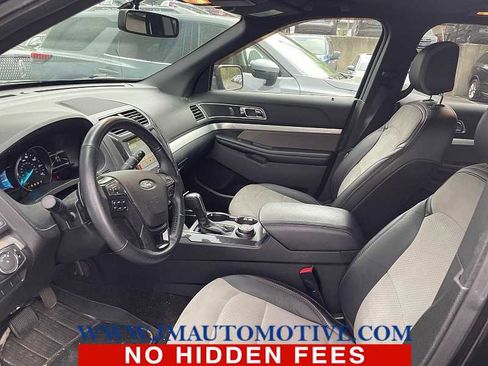 Used 2017 Ford Explorer XLT w/ Equipment Group 202A AWD/4WD image 2