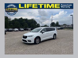 Used 2023 Chrysler Pacifica Touring-L FWD video 1