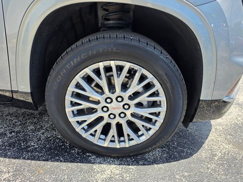 Used 2025 GMC Acadia Denali FWD image 13