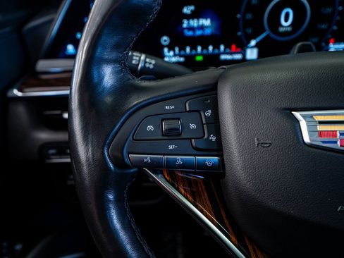 Used 2022 Cadillac Escalade Premium Luxury image 40