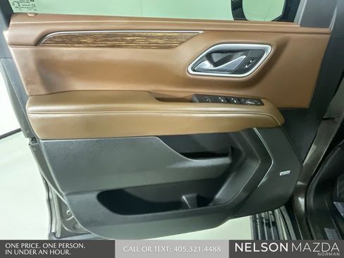 Used 2021 Chevrolet Tahoe High Country w/ Premium Package AWD/4WD image 17