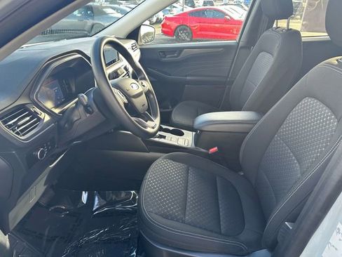 Used 2025 Ford Escape Active AWD/4WD image 10