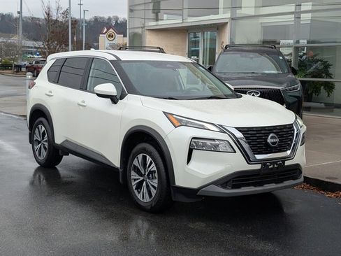 Used 2023 Nissan Rogue SV image 9