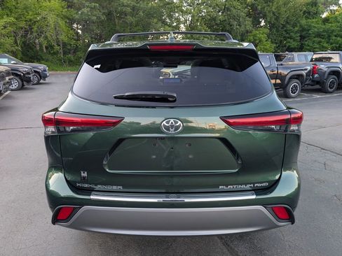 Used 2023 Toyota Highlander Platinum AWD/4WD image 6