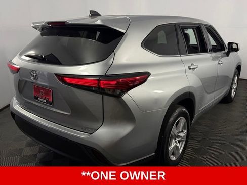Used 2022 Toyota Highlander L image 6