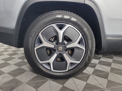 Used 2024 Rivian R1S Adventure image 12