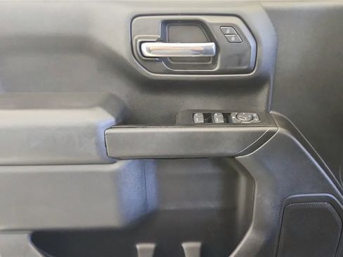 Used 2019 Chevrolet Silverado 1500 Custom w/ Custom Value Package AWD/4WD image 32