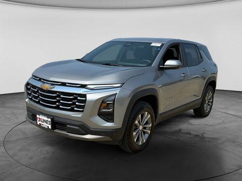 Used 2025 Chevrolet Equinox LT FWD image 5