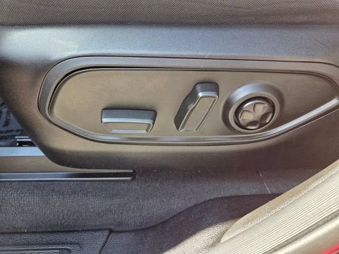 Used 2025 Jeep Grand Cherokee L Laredo w/ Luxury Tech Group I RWD image 19