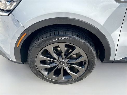Used 2023 Kia Sorento SX Prestige image 38