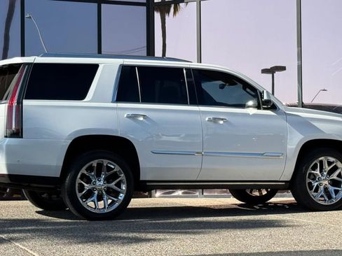 Used 2018 Cadillac Escalade Premium Luxury image 13